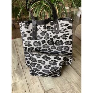 Modern+Chic Leopard Print Tote Bag and Wristlet Set Black WhiteGrey Animal Print